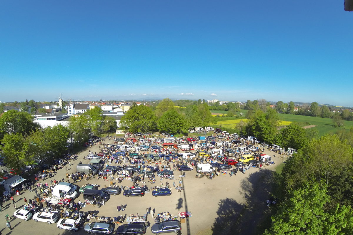 The forecourt and car park outside the Willy-Brandt-Halle